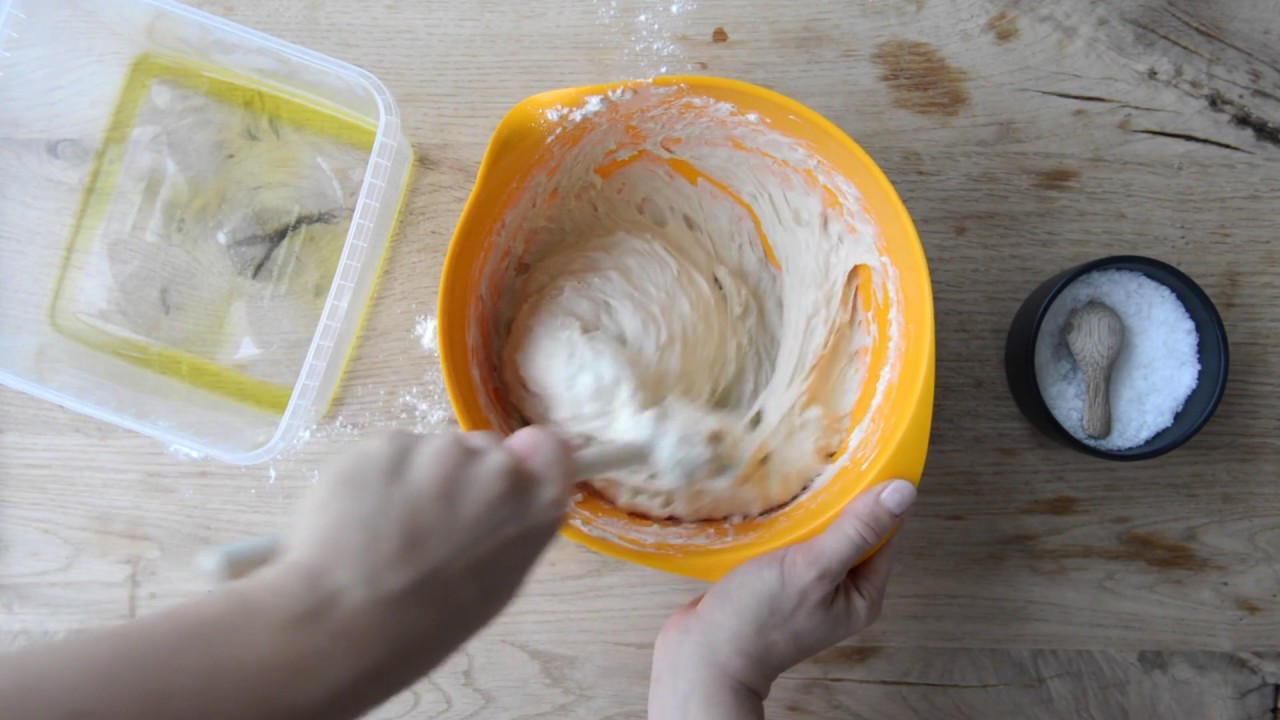 Grunddej - s&aring;dan bager du et l&aelig;kkert og luftigt br&oslash;d