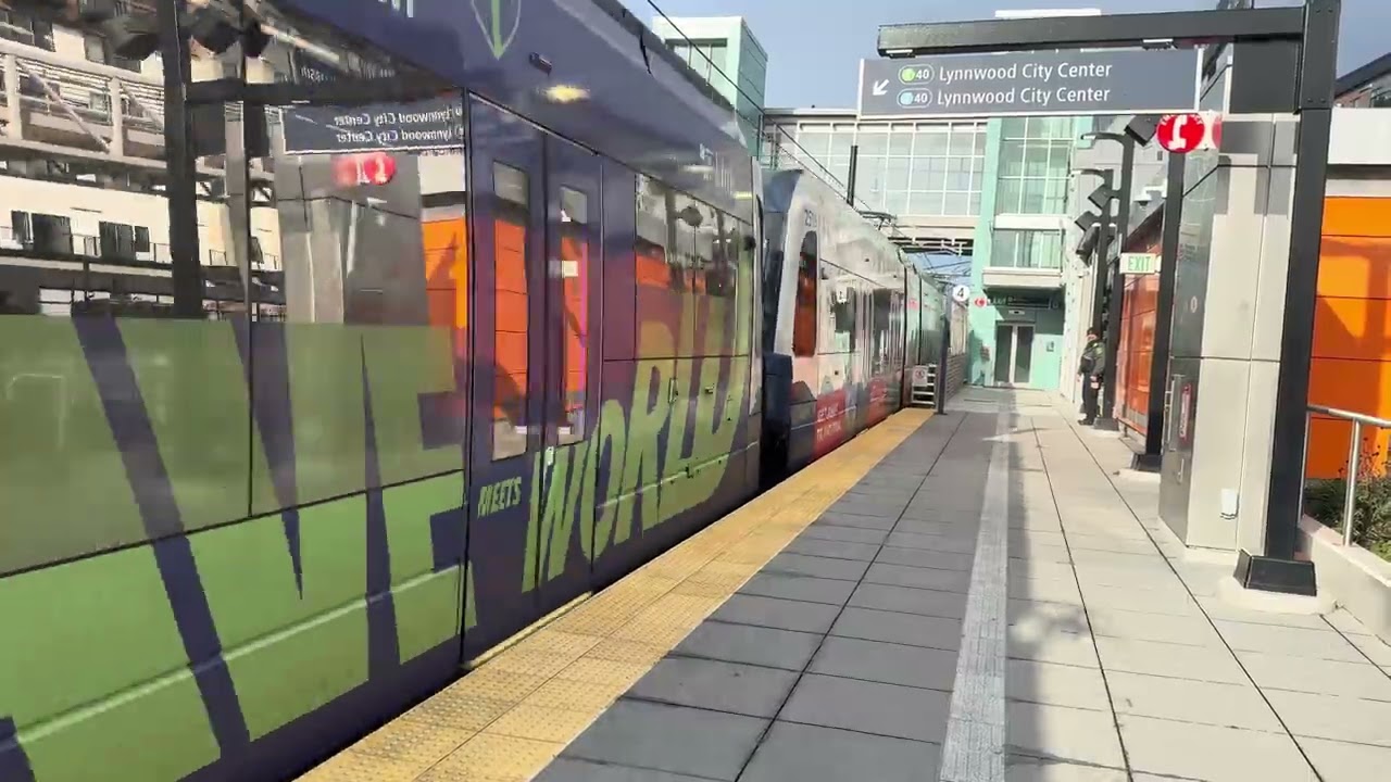 Sound Transit Link Light Rail 1 Line Action @ Shoreline North/185th 2/4/26