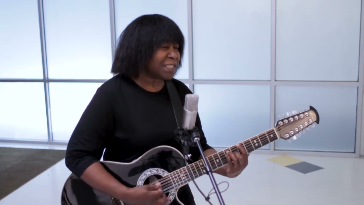 Acoustic Classic: Joan Armatrading Performs 