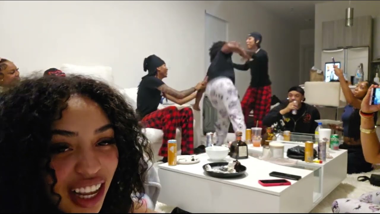 Lena Sleepover Twitch Stream Part 5 04/08