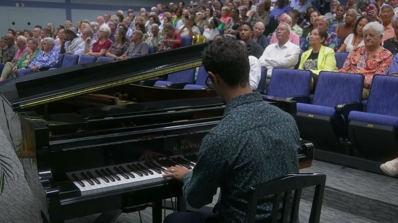 Jaïr Konter plays the Curaçao waltz 