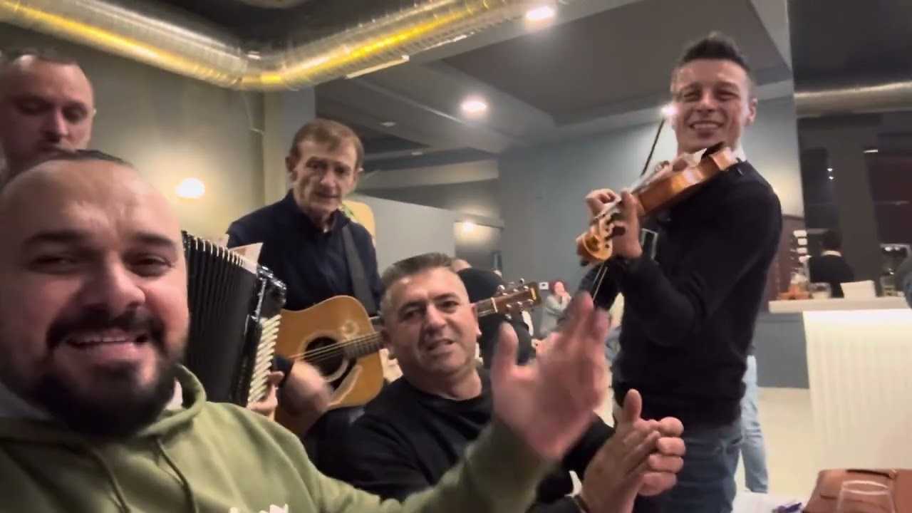 NE ME CEKAJ MILICE NA UVCE VO RESTORAN  “LUX LOUNGE BITOLA” - Stojanovski Blagojce Tuse