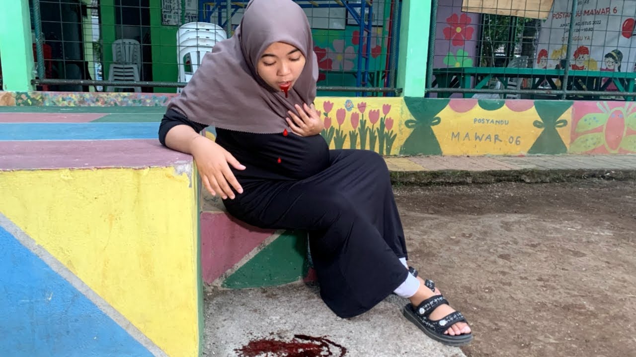 IBU HAMIL MUNTAH DARAH 😱