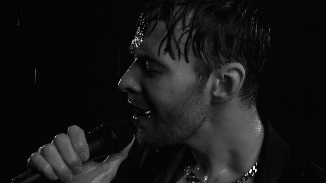 Макс Барских &mdash; Небо льёт дождем [Mood Video]