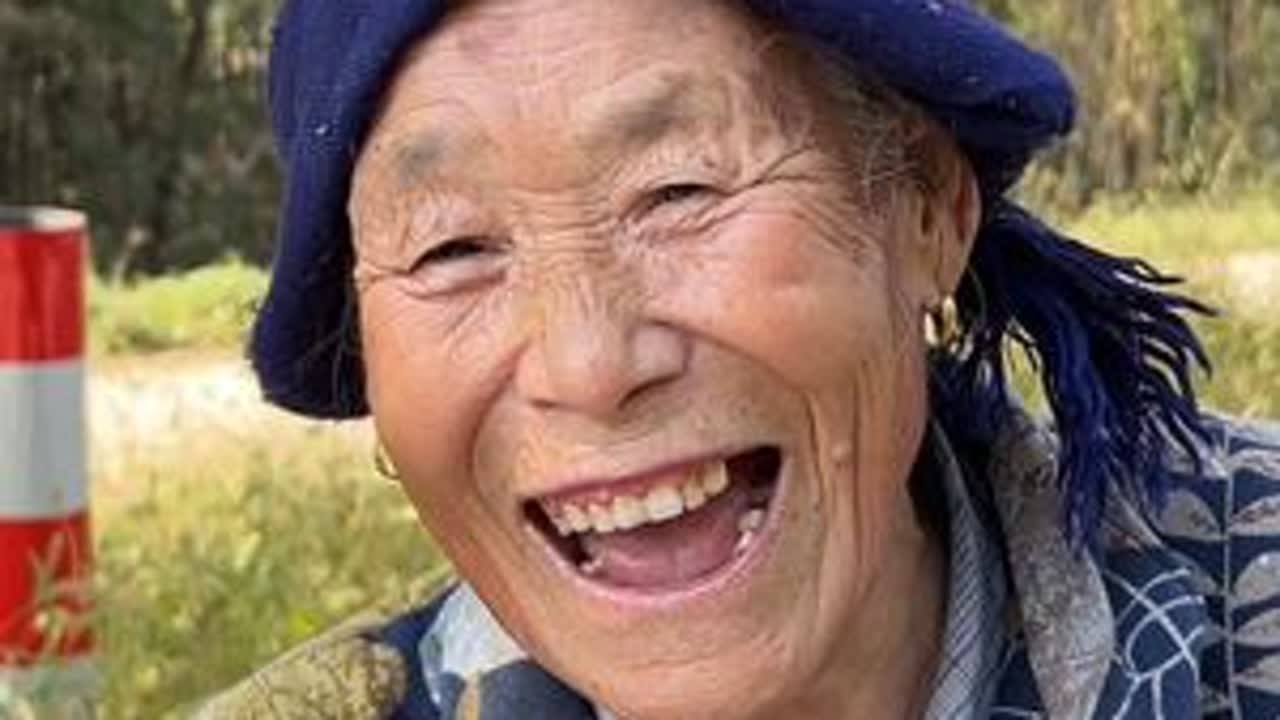 遇到一位善良勤劳特别热情的奶奶#下乡理发 #传递正能量让世界充满爱 #记录真实生活 #农村生活