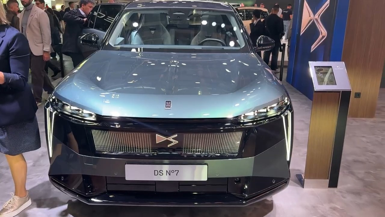 New 2027 DS N&deg;7 &ndash; 370HP / 740km Electric Luxury SUV Walkaround at Paris Motor Show