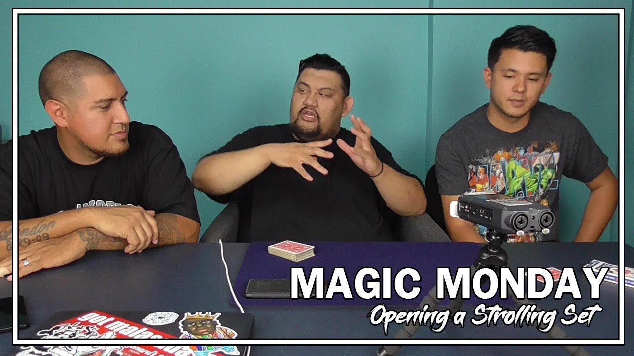 How to Open a Strolling Magic Set // Magic Monday