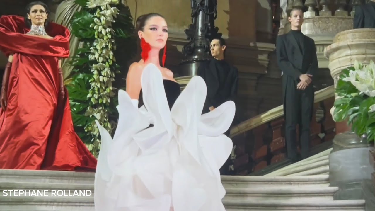 Stephane Rolland Haute Couture Show in Paris Fashion Week 4 July 23