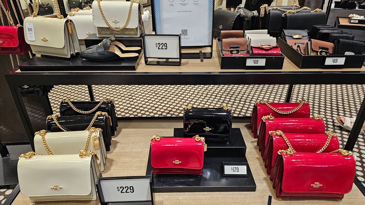 😍COACH OUTLET~ UP TO 70% OFF~ 👛WALLET~ 👜BAGS~ 👡SANDALS & MORE👈‼️