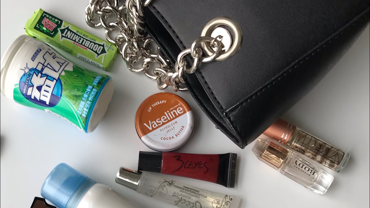 What’s in my handbag | Staying fresh and put together all day| miniso