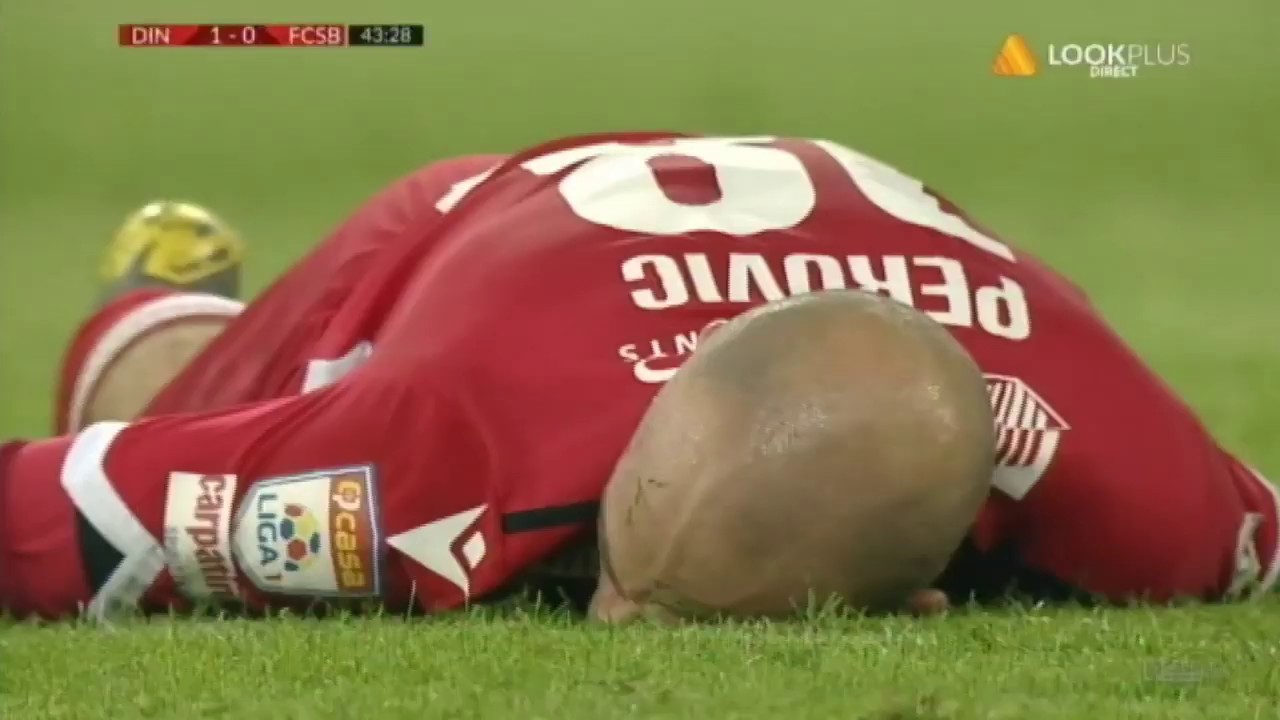 Perovic este facut knockout de Iulian Cristea, care primeste 