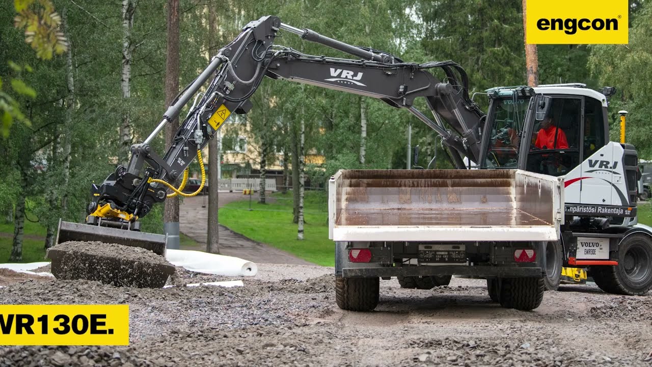 Landscaping and park maintenance with an Volvo EWR130E equipped with engcon in Sibelius park