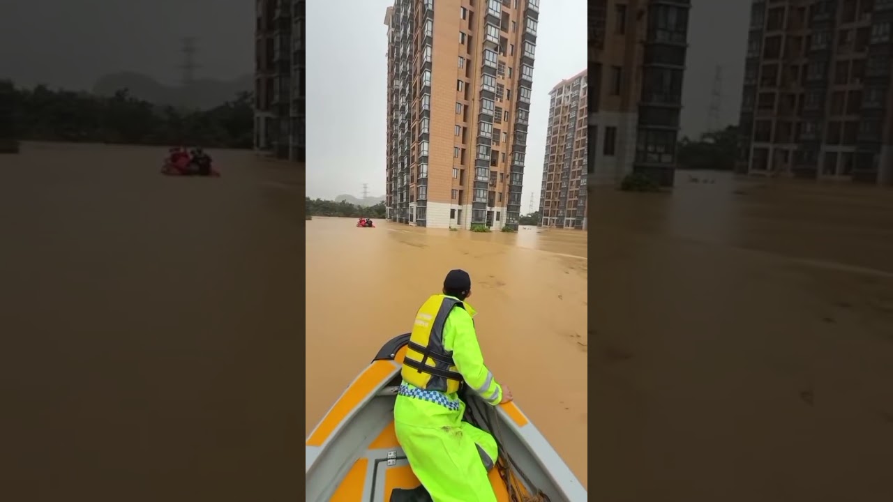 🌊  Unbelievable Flood Destruction in Seconds!#flood#rainstorm#shorts