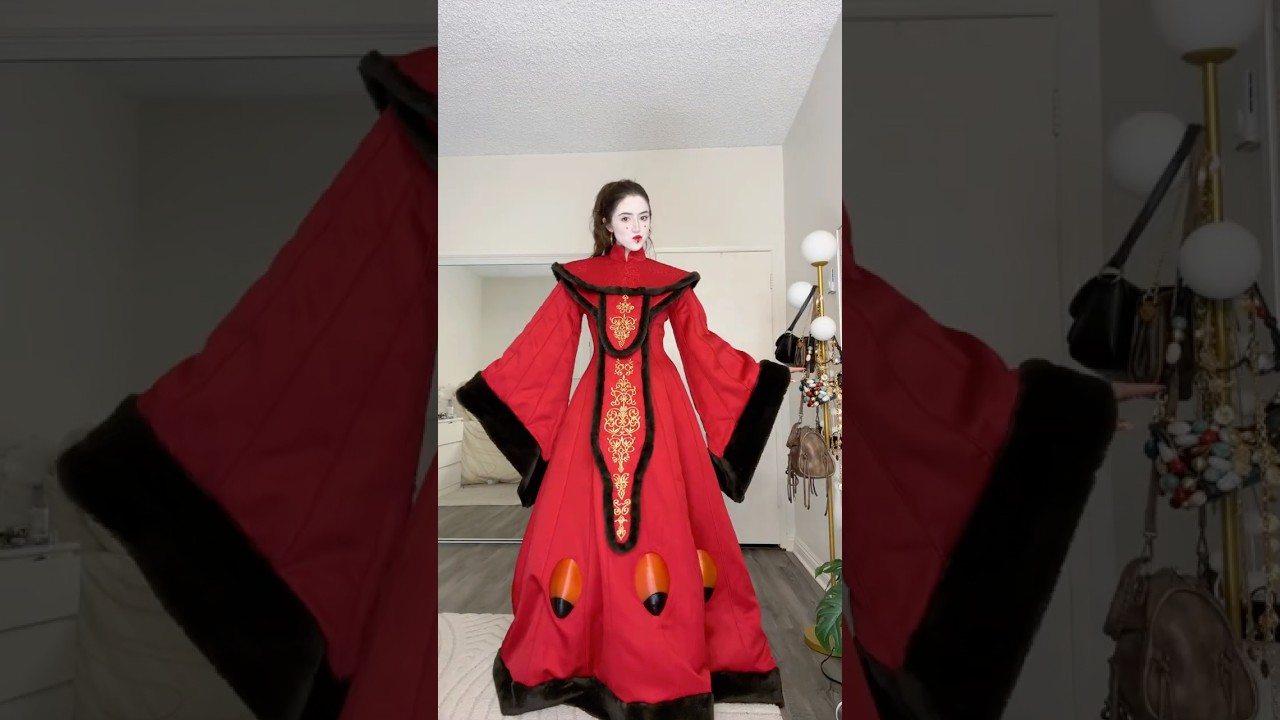 DAY 29 of 31 days of Halloween costumes!