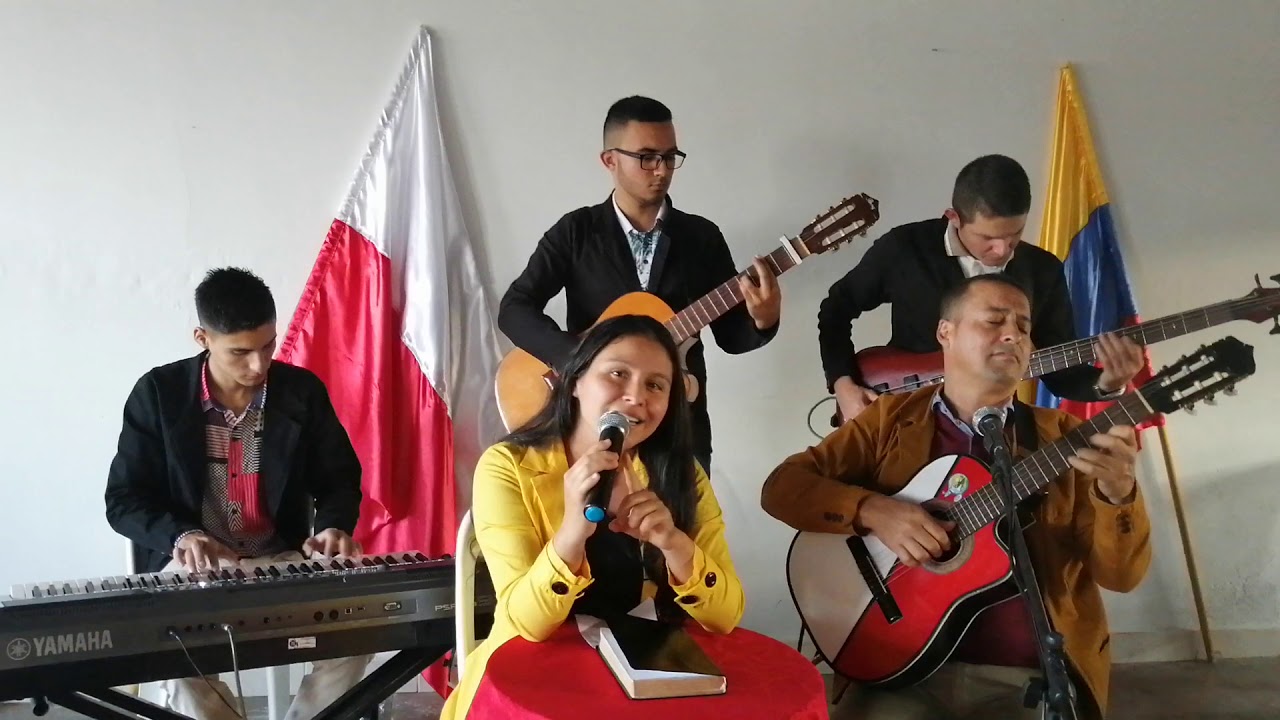 GRUPO FORTALEZA / Sigue Adelante