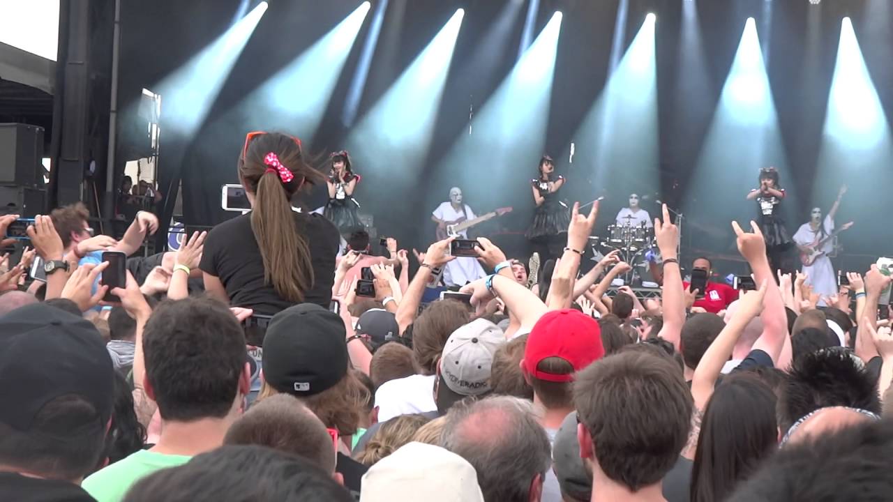 BabyMetal - Chicago Open Air 2016 - Gimme Chocolate!!