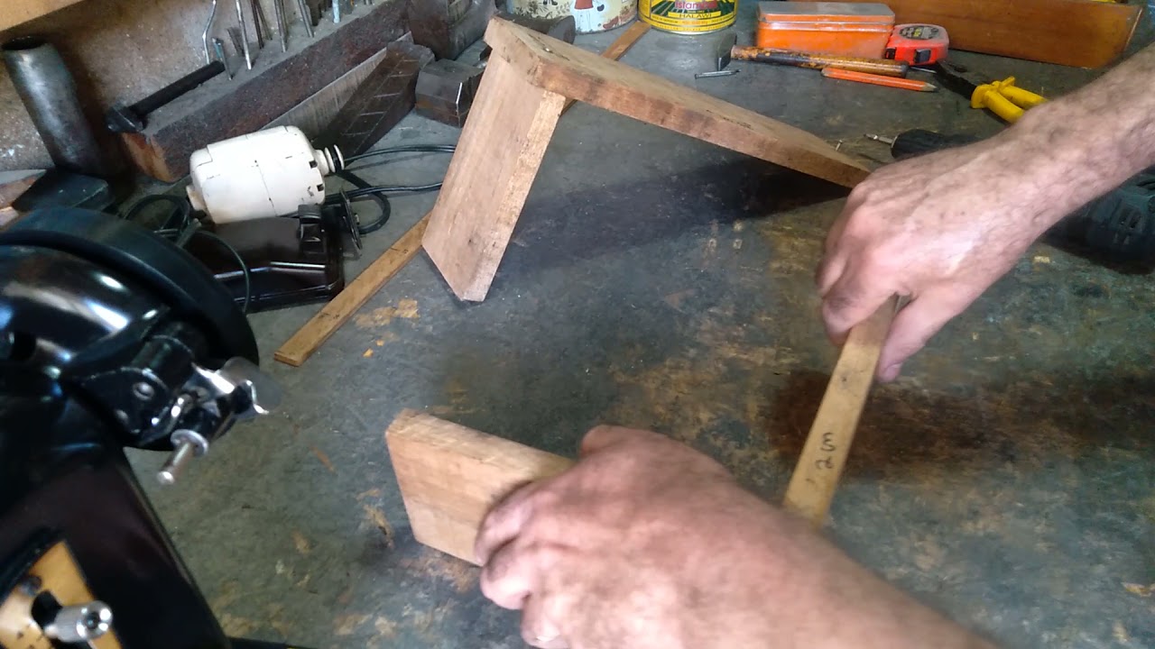 Como fazer uma base de madeira para sua máquina de costura ficar portátil...simples