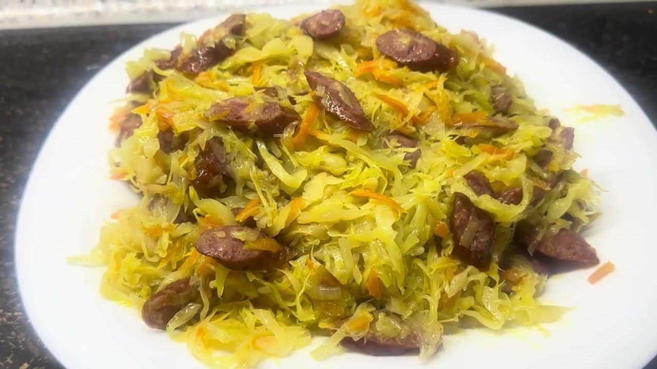 🌭 Тушкована капуста з мисливськими ковбасками 🥬 Смачно ,ситно та швидко👌
