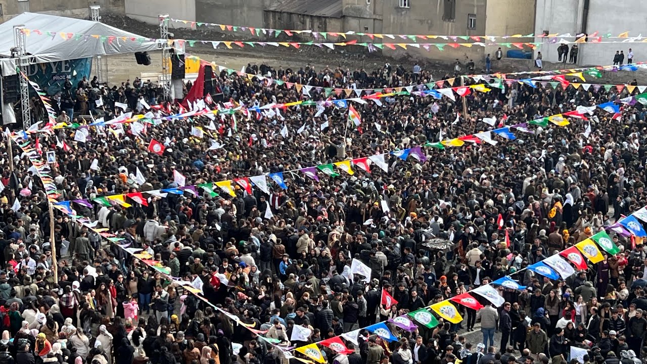 Yüksekova'da renkli Newroz kutlaması
