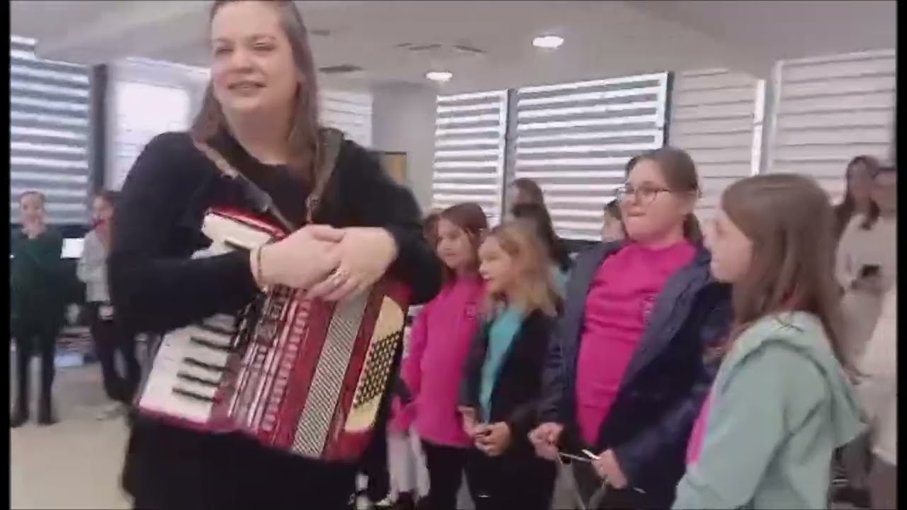 Τραγουδήσαμε τα κάλαντα στον δήμαρχο