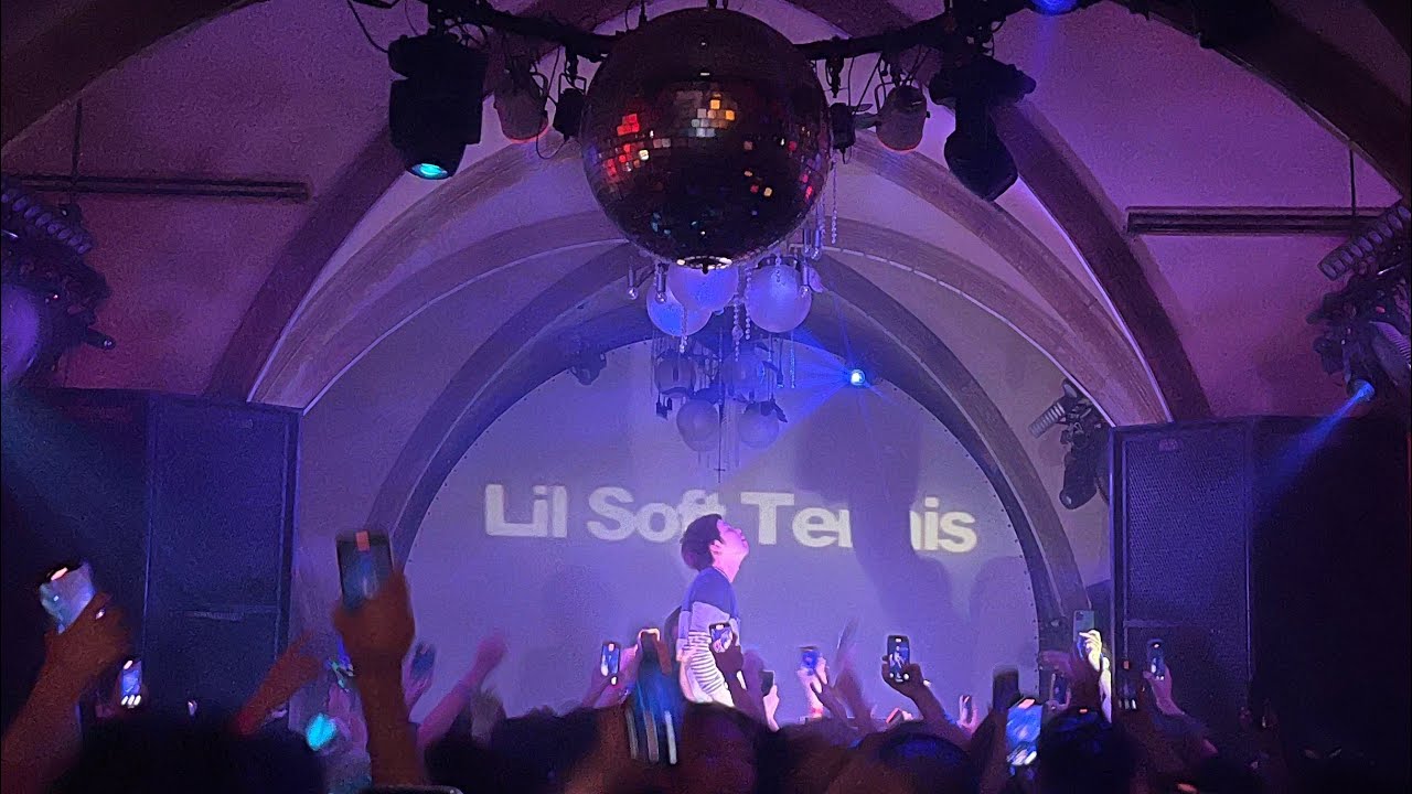 ベイプアンカバ - lil soft tennis ( live at kyoto world)