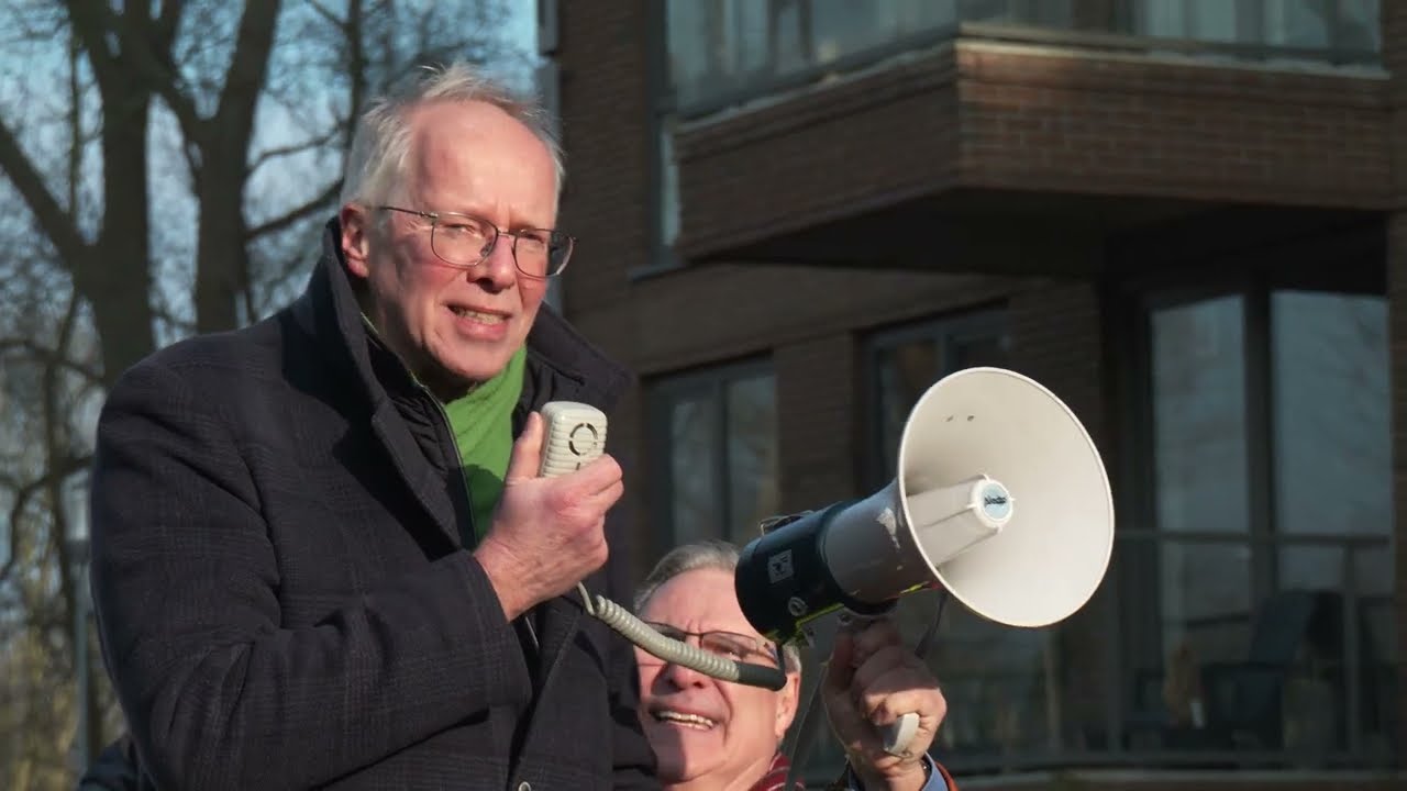 Protest bij Gerrit Krolbrug...