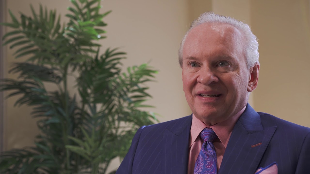 Dr. Hunstad Recommends Andersen Sterilizers for Plastic Surgery Infection Control