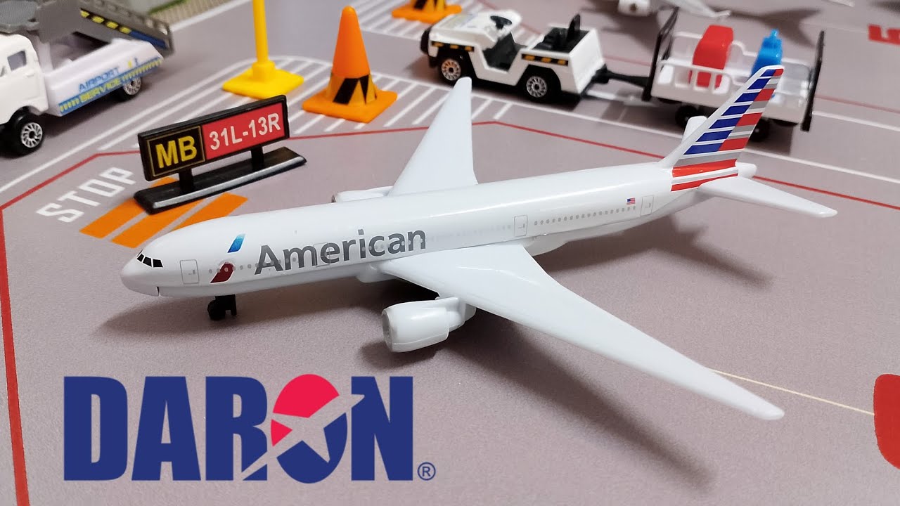 Распаковка самолета Boeing 777 авиакомпании American Airlines от Дарона!