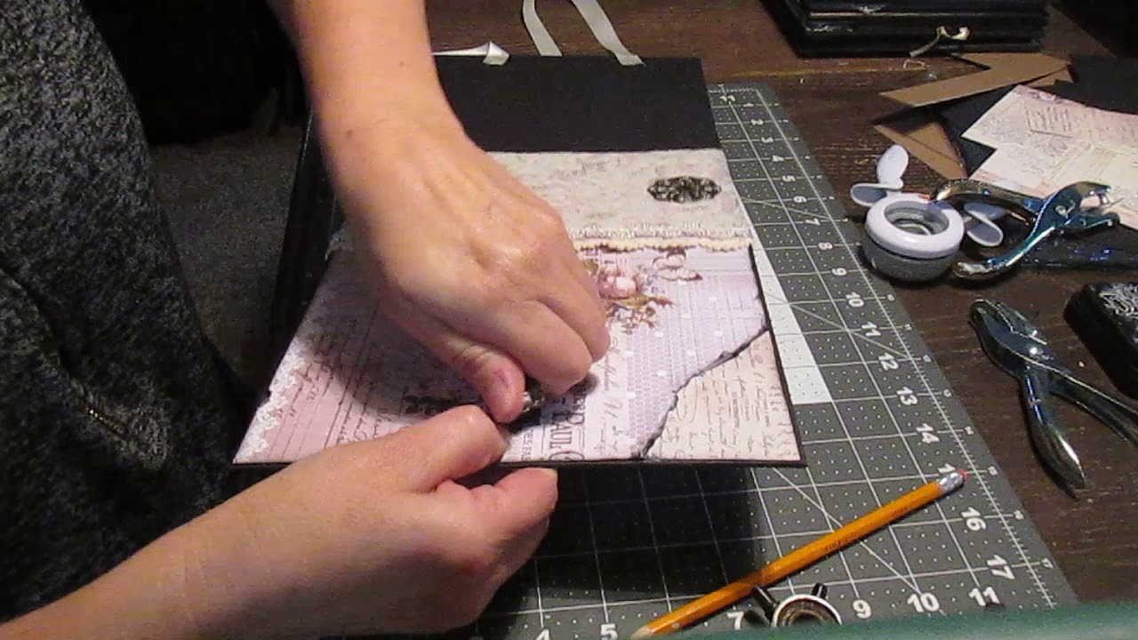 Tuto Express | Comment Installer Une Poignée Tim Holtz Comme Fermoir d'Album | Scrapbooking