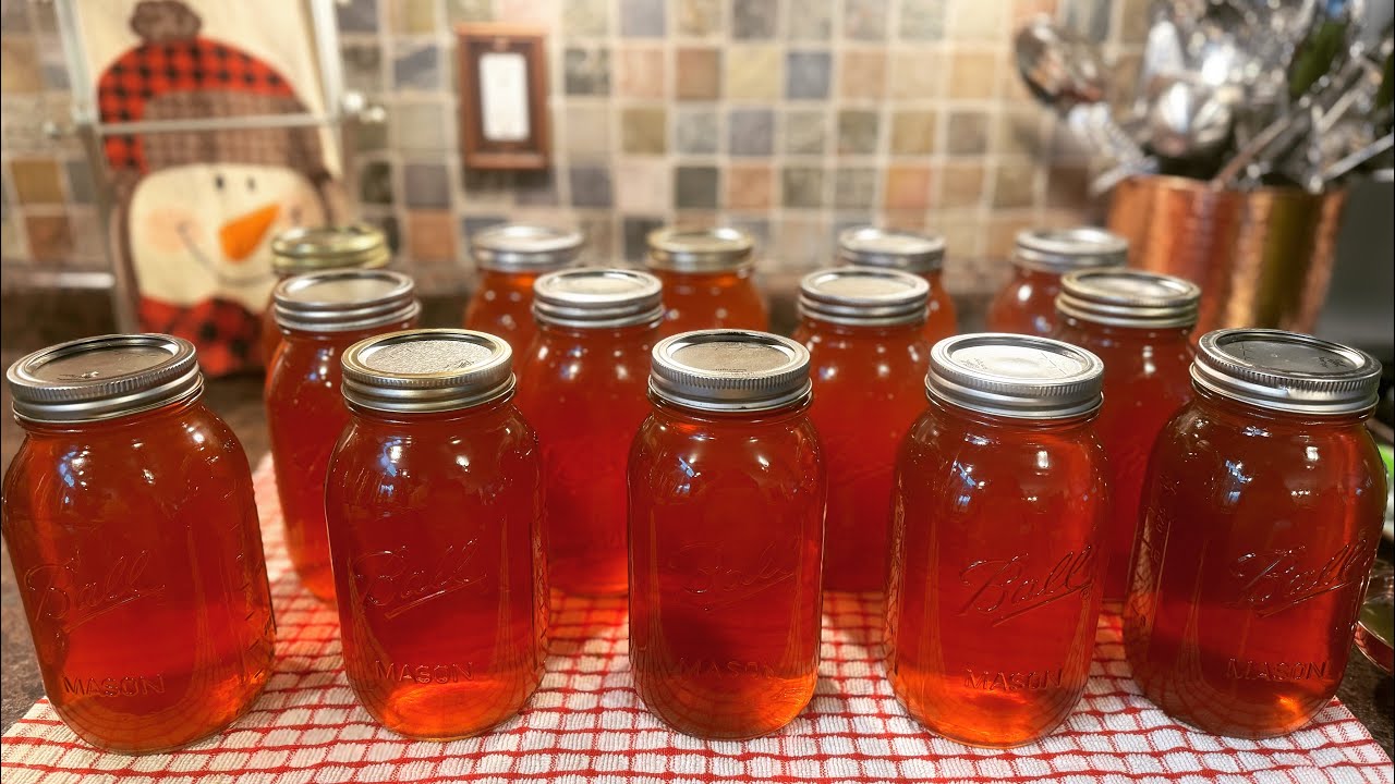 Canning Onion Veggie Stock (#jaritupjanuary #thejoyfulpantry)