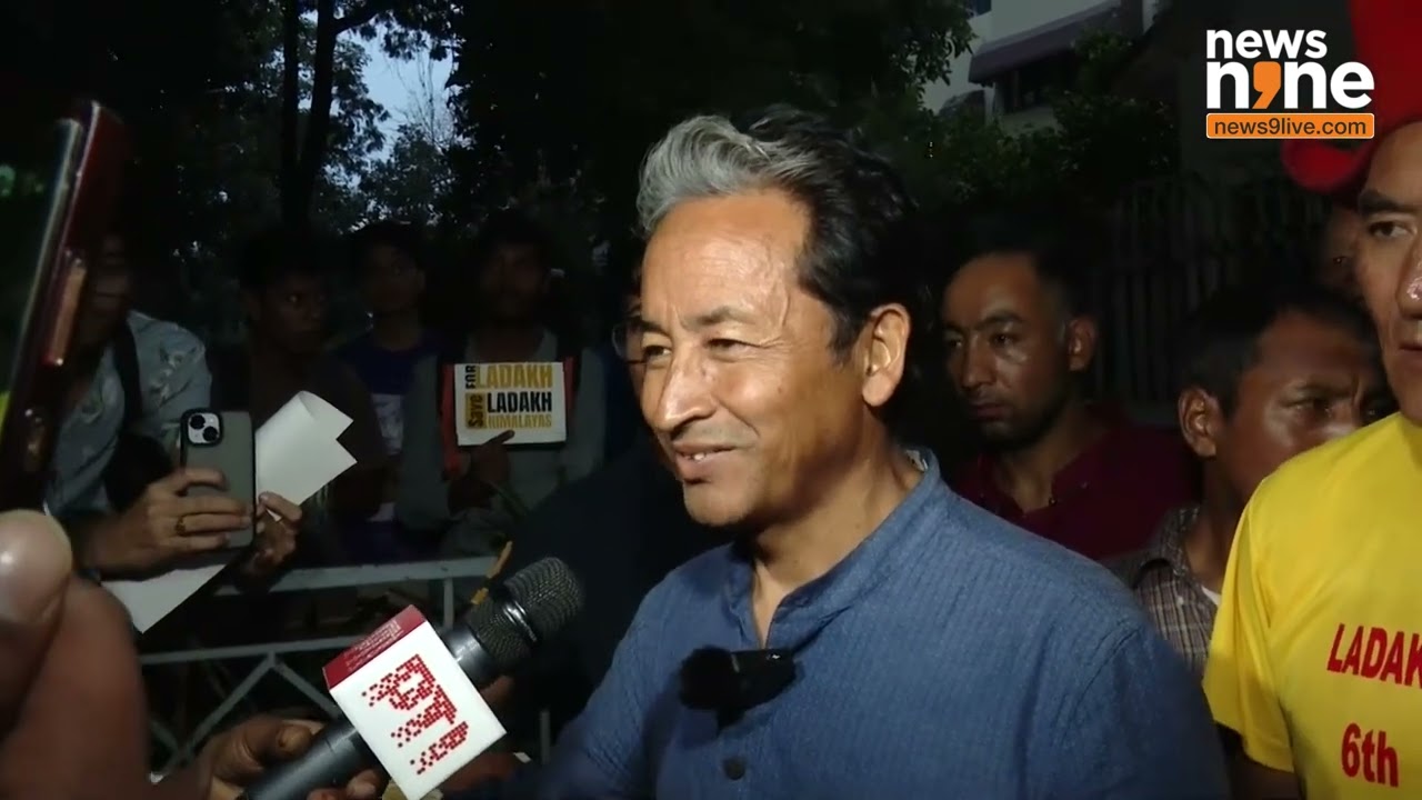 Sonam Wangchuk’s 11th Day of Fast: Supporters Gather Outside Ladakh Bhavan in Delhi