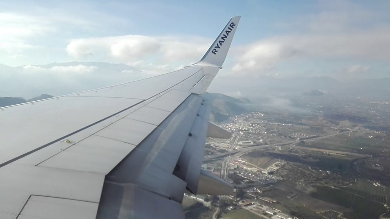 Hard landing & amazing flaps extending sound!!! - Malaga - Ryanair B737-800