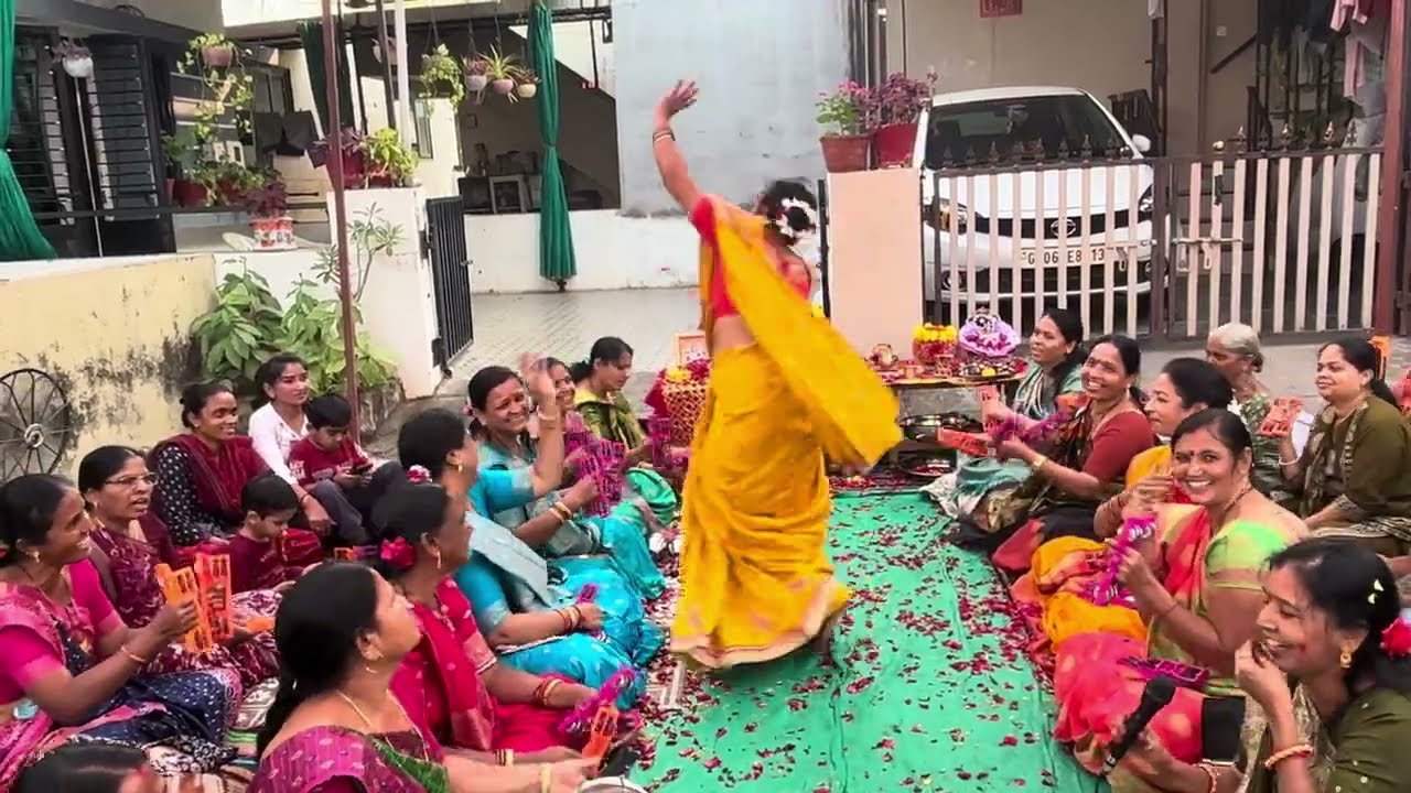 લખેલું છે 🌷નવી ગોપી નો ડાન્સ નવી ગોપી નું ભજન 