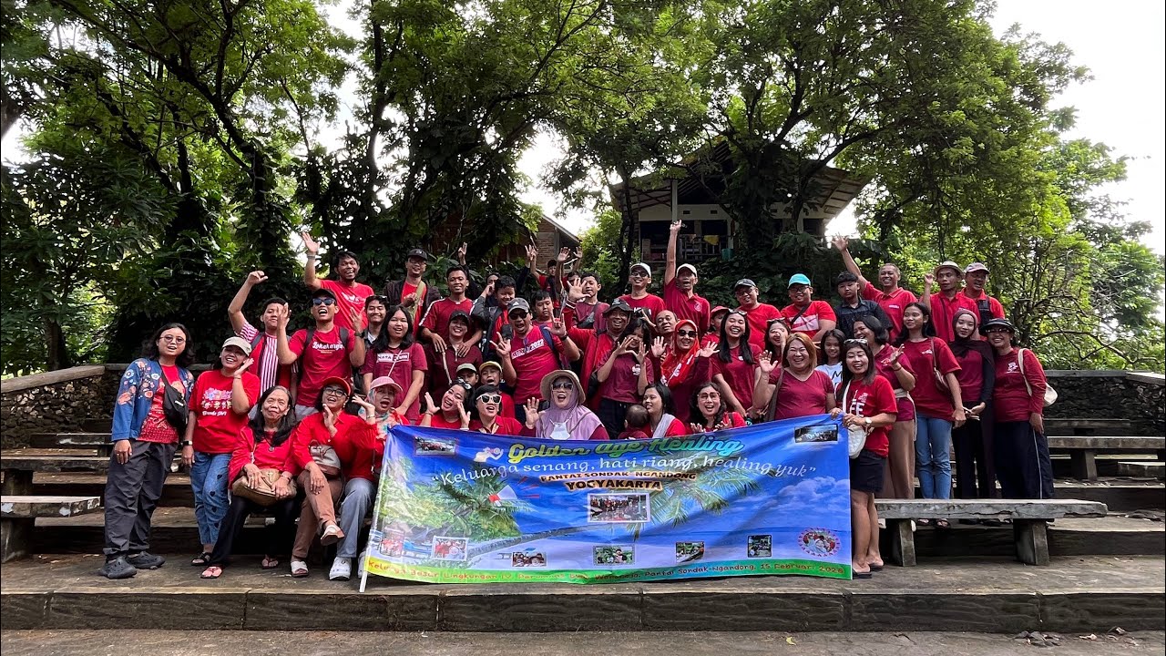 KELUARGA BESAR PERUMNAS BUMI WONOREJO DAHLIA 6 LINGKUNGAN 4 goes to Gunung Kidul