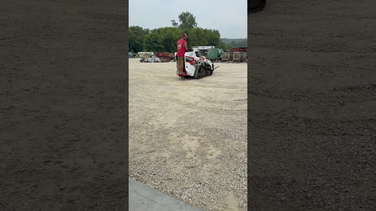 BOBCAT MT100 STAND ON SKIDLOADER
