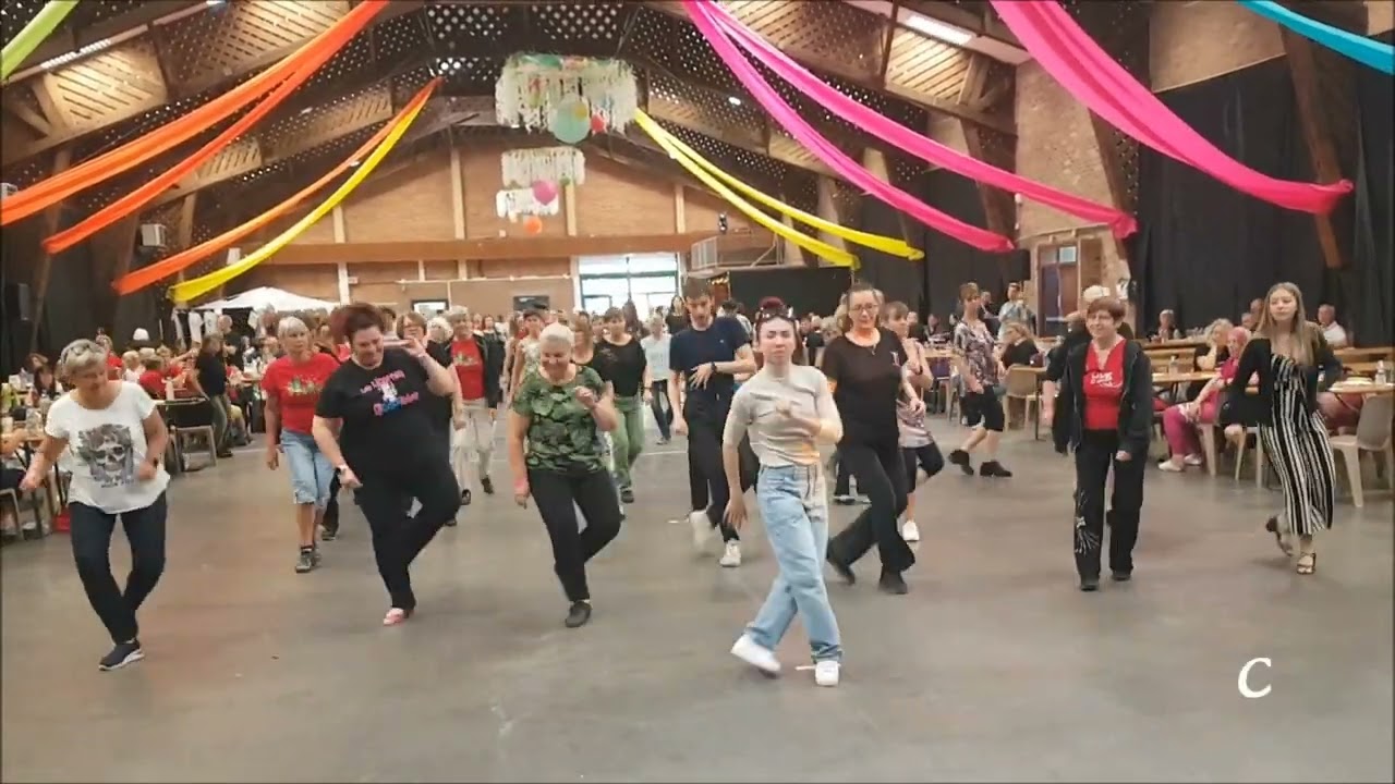 WORK THE WORLD Line Dance de Rebecca LEE & Mark FURNELL & Chris GODDEN