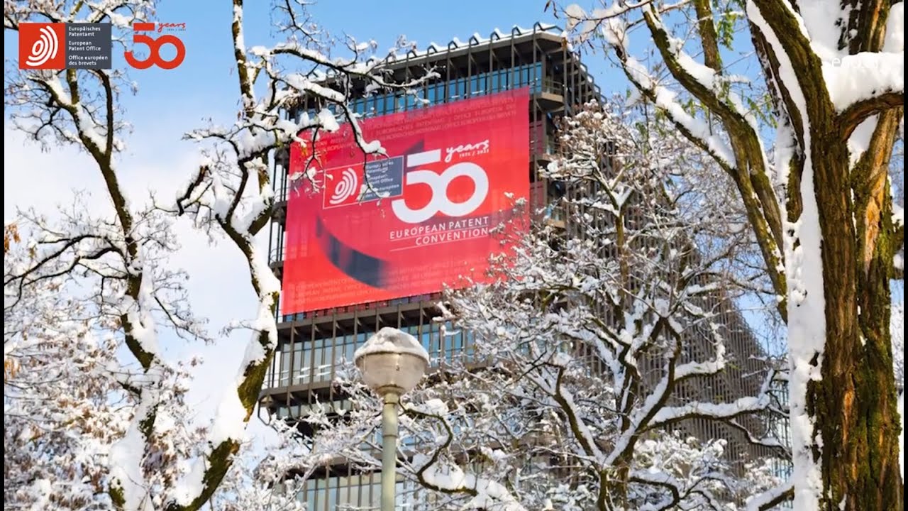Season's greetings from all of us at the EPO! 🎄