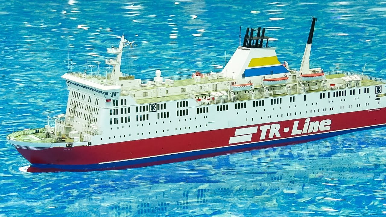RC MODEL SCALE SHIPS, RC FISHING BOATS, RC FERRY, RC CRUISE SHIP IN ACTION ON THE POOL!!