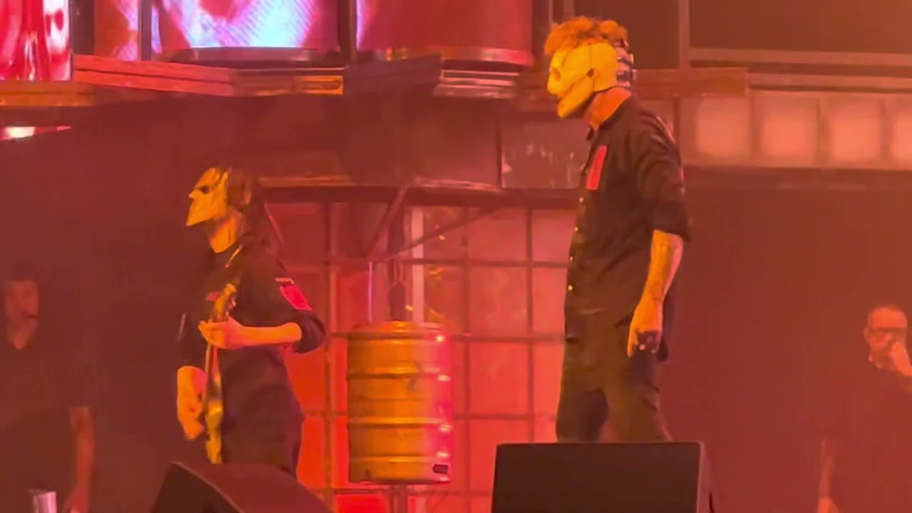 Slipknot Luxembourg Live ( Corey Taylor call the Security )