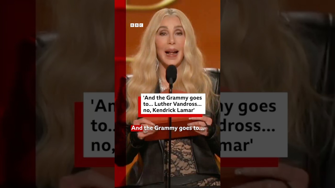 Cher appears to announce that the late Luther Vandross had won. #Grammys #BBCNews
