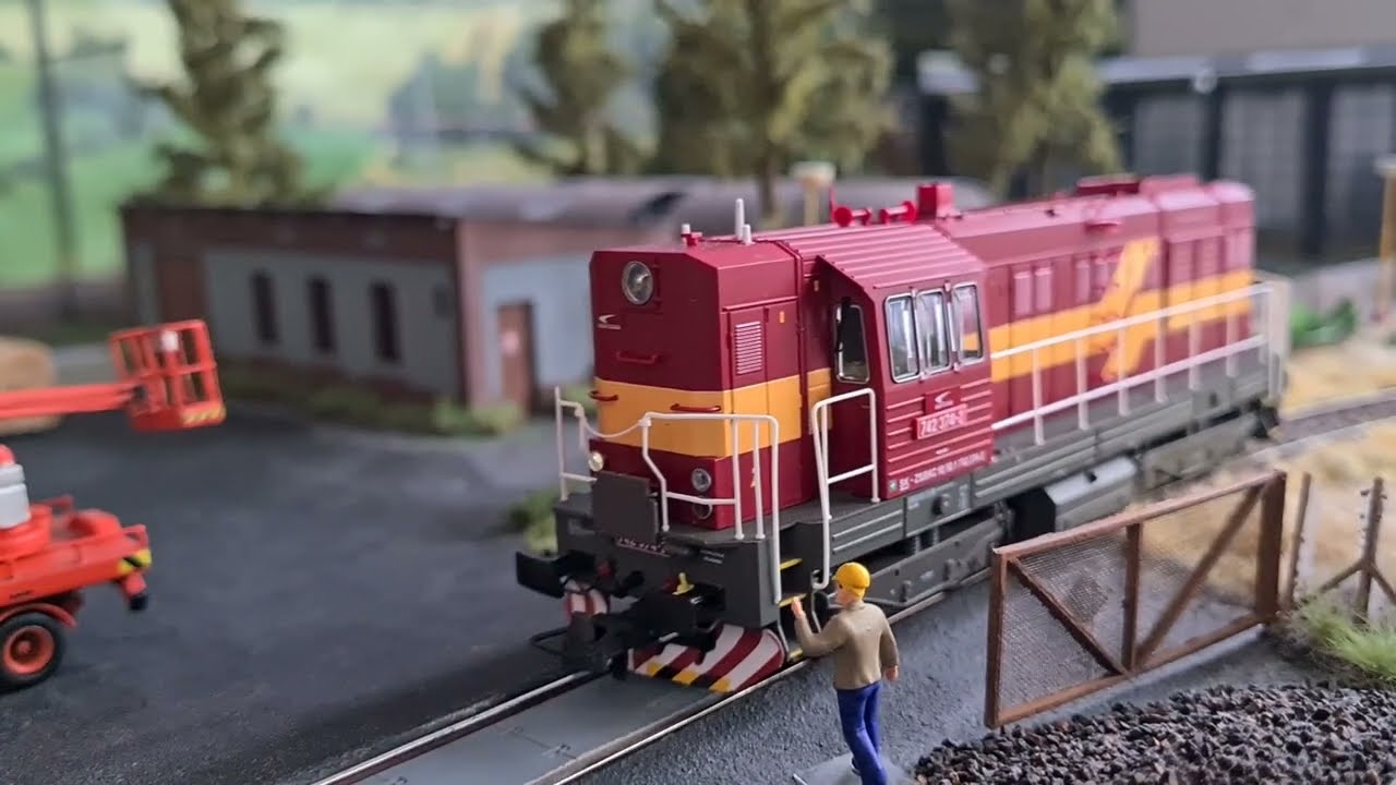 Model dieselovej lokomotívy 742 374-2 (Kocúr) ZSSK CARGO