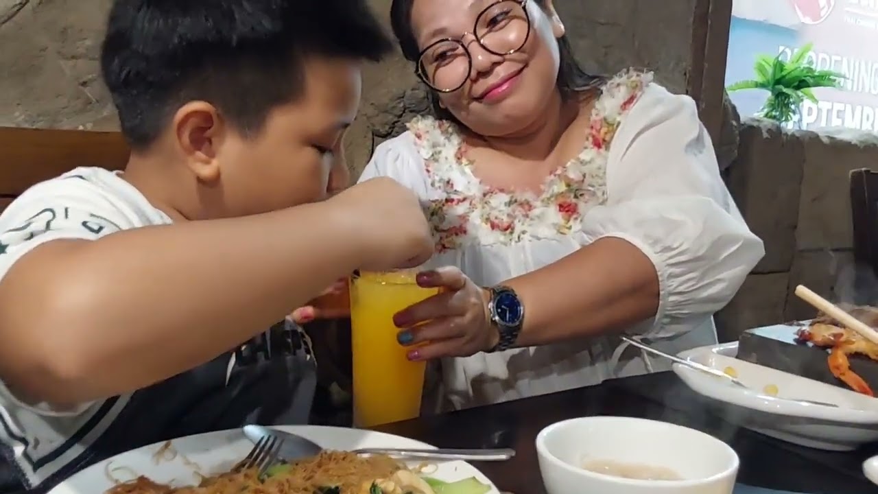 KITA MAKAN DULU DI RESTORAN INI SUDAH LAPAR #eatingshow #eating #lunch #lunchtime #makan 