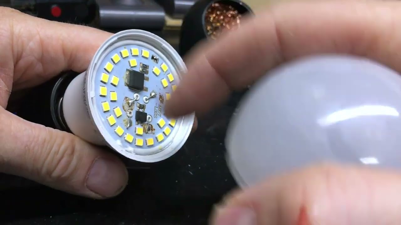 💡 Come riparare le lampadine LED in 3 minuti Metodo alla vigliacca 💡