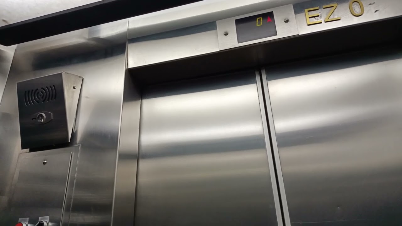 Interesting shape! OTIS 200 VF elevator at Phoenix Palladium in Lower Parel, Mumbai