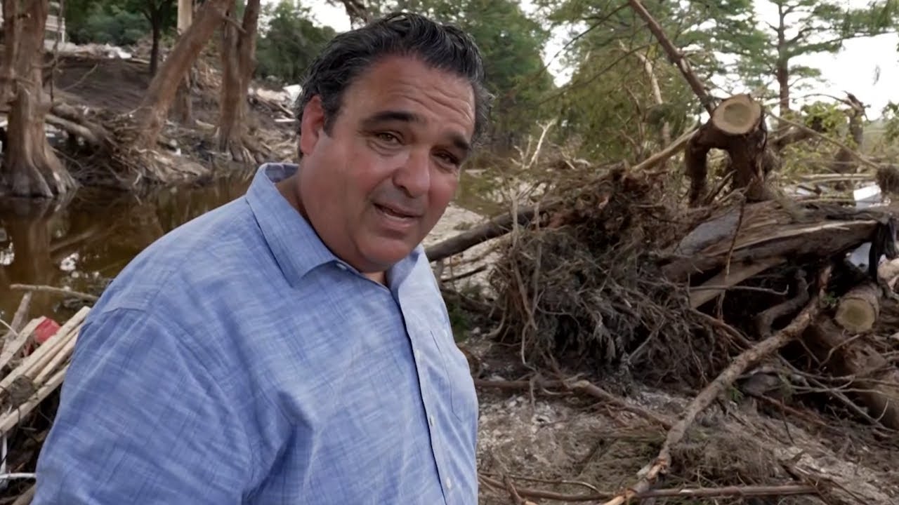 'I know that's difficult to hear': CNN's Ed Lavandera shows the grisly search for flood victims