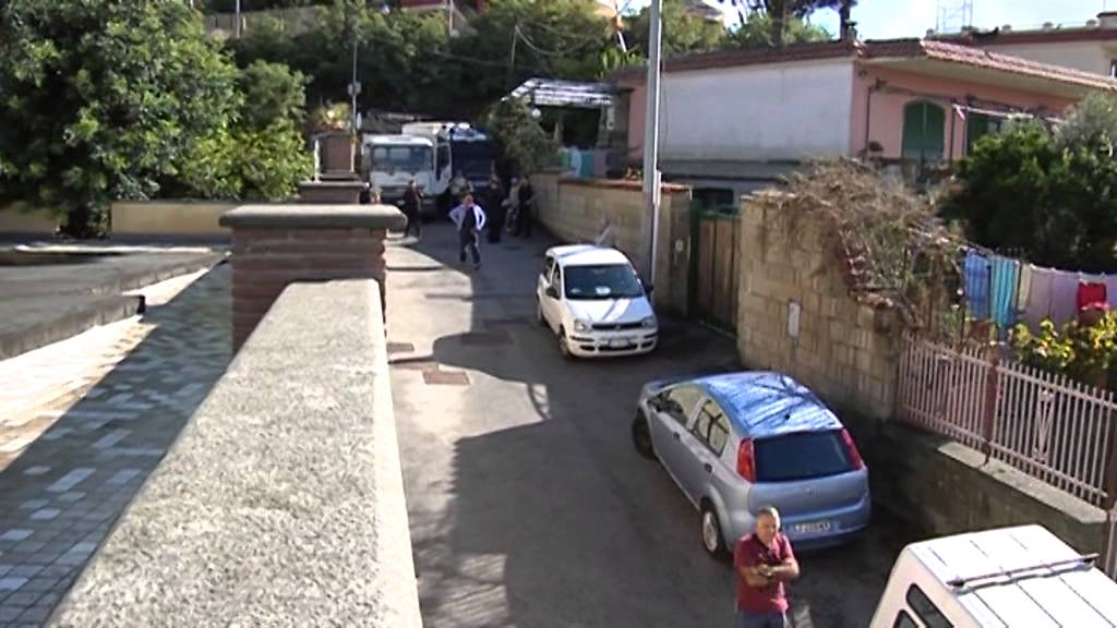 Napoli - Camaldoli, abbattuto complesso turistico del clan Polverino -live- (10.10.13)