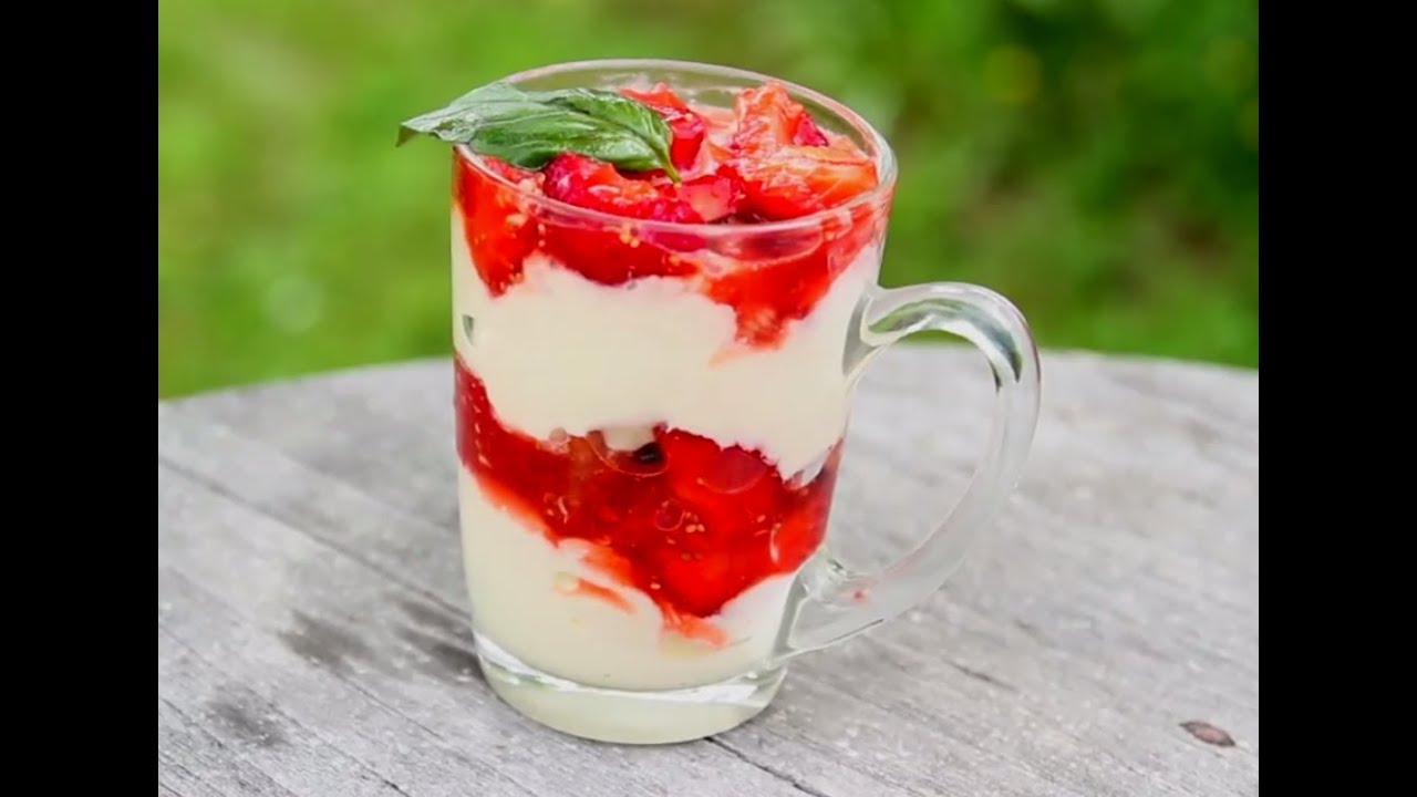 Recette : Verrine fraises-figues au basilic et mousse onctueuse au chocolat blanc par Bridélice