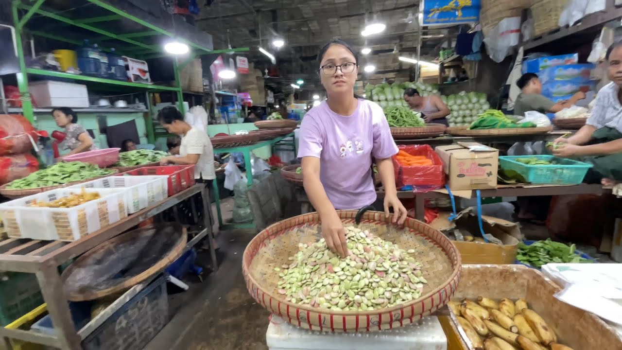 A Riverside Biggest Wholesale Wet Market Life In Myanmar 🇲🇲 | Thiri Mingalar Market Yangon