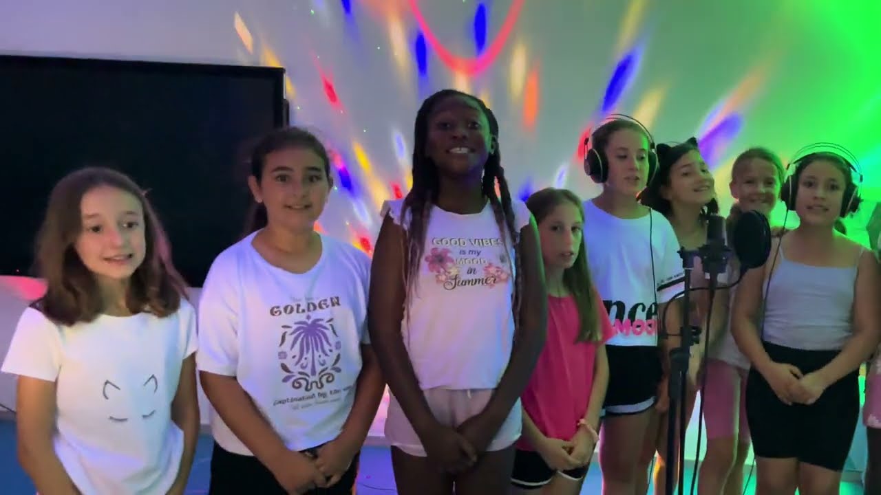 WHAT A WONDERFUL WORLD Interp. alumnas de 4º
