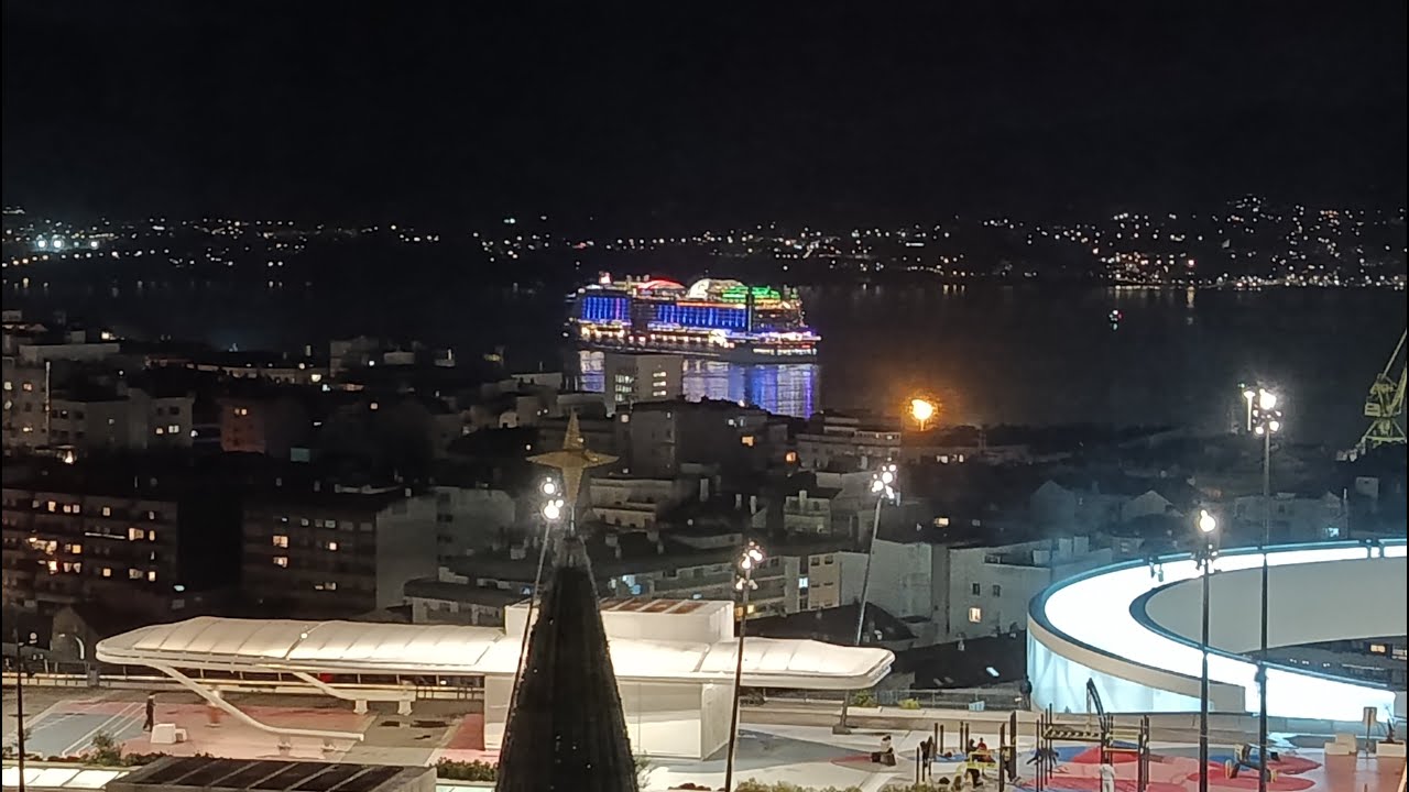 Vigo - Crucero espectacular, con efectos de luces de colores. 14-1-2026